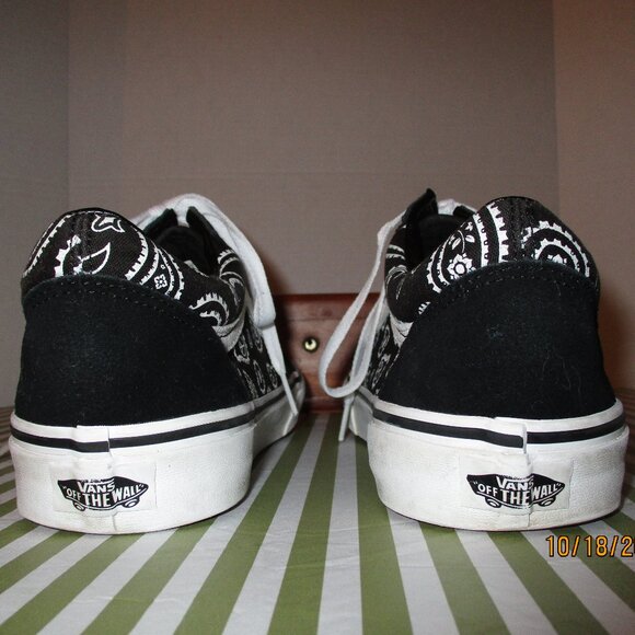 Vans Old Skool Sneakers - Picture 6 of 15